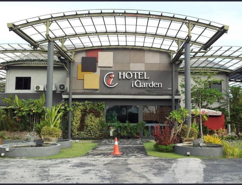 I Garden Hotel Ipoh Exterior photo